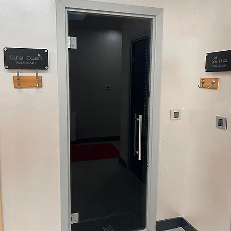 Luxury 2br Terrace&sea View + Shopping Mall Istanbul