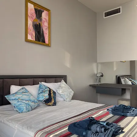 Luxury 2br Terrace&sea View + Shopping Mall